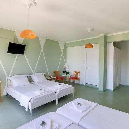 Alexandra Mégas Yialós-Nítes