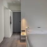 Alexandra 2*