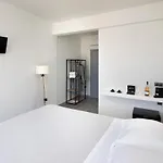 Alexandra Hotel