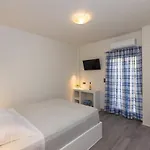 Alexandra Hotel 2*