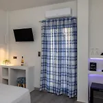 Alexandra Hotel 2*