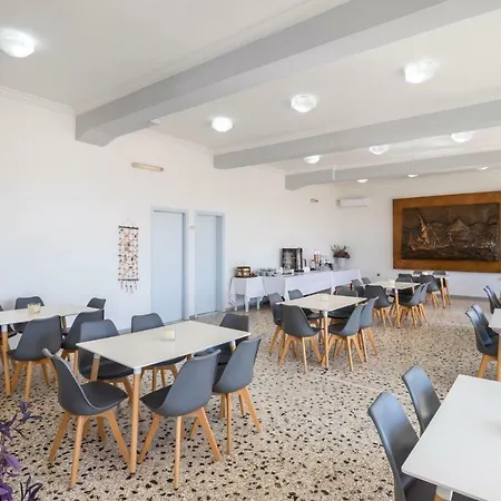 Alexandra Hotel